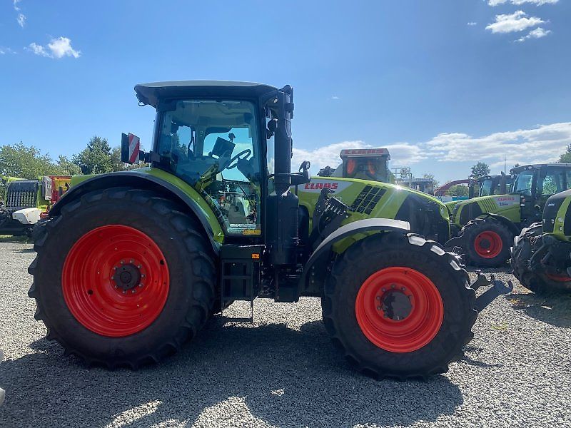 CLAAS ARION 660 C-MATIC photograph