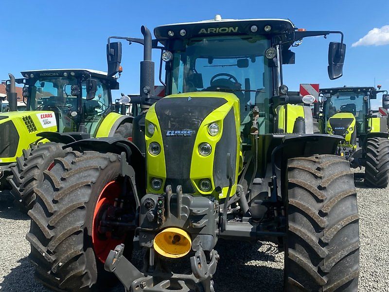 CLAAS ARION 660 C-MATIC photograph