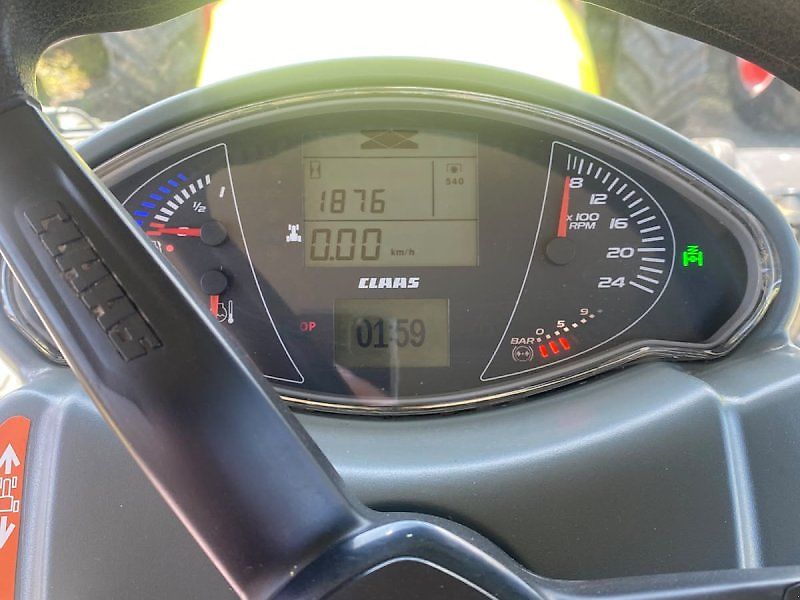 CLAAS ARION 660 C-MATIC photograph