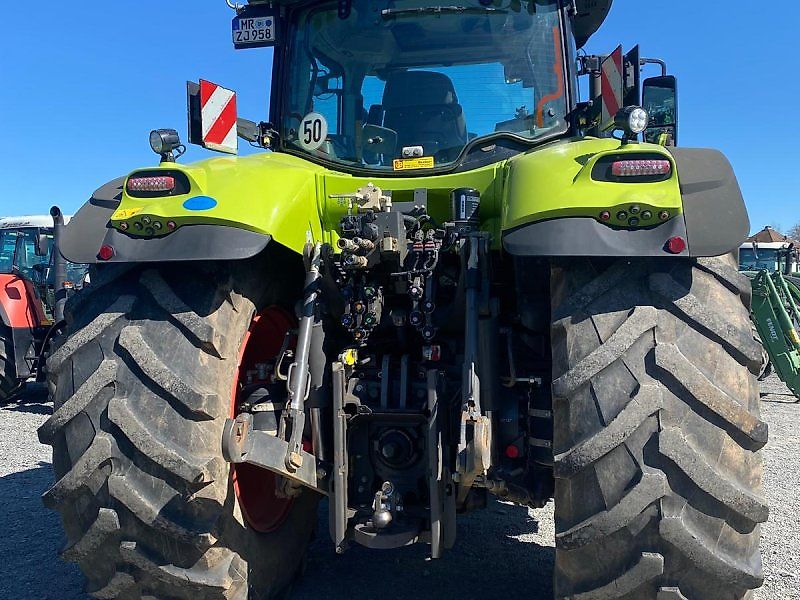 CLAAS AXION 870 C-MATIC photograph