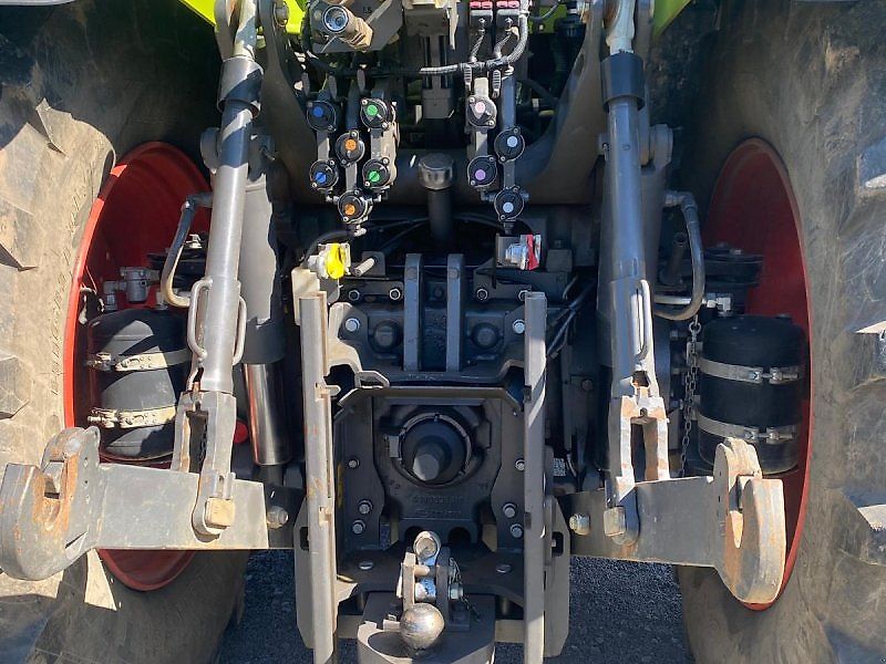 CLAAS AXION 870 C-MATIC photograph