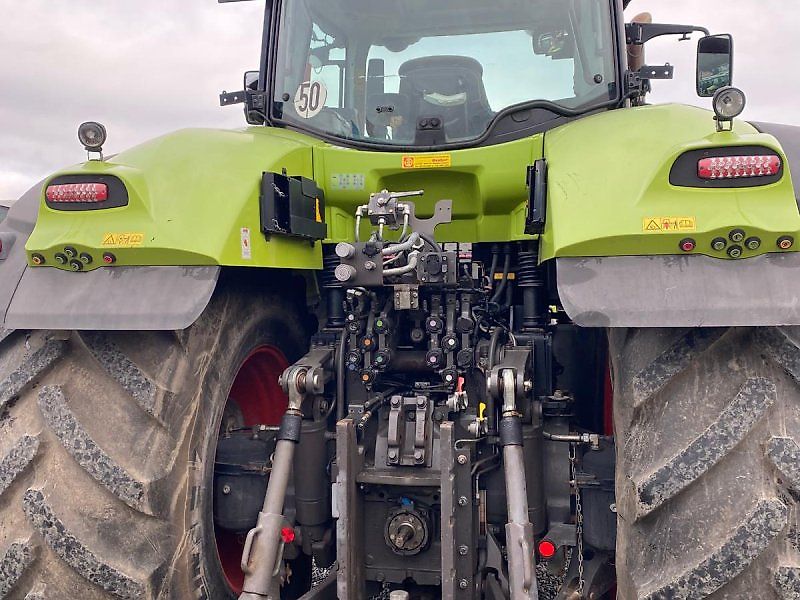 CLAAS AXION 940 C-MATIC photograph