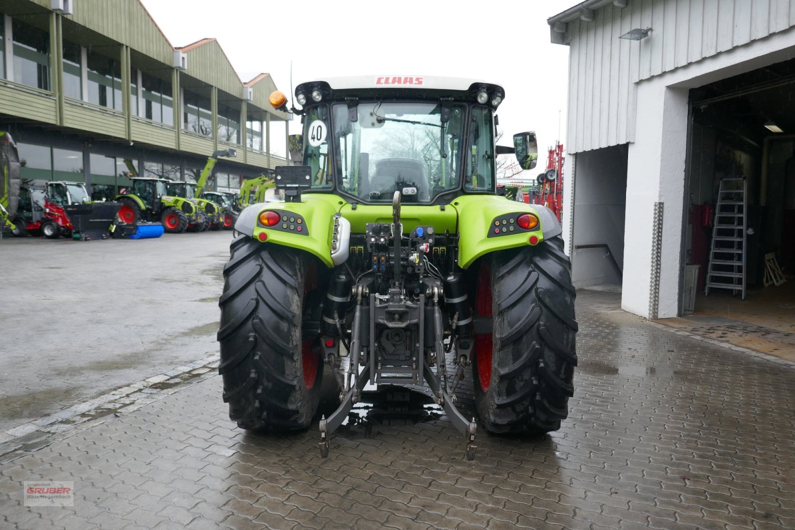 CLAAS Arion 420 CIS+ with FL 100E Loader — photo 5