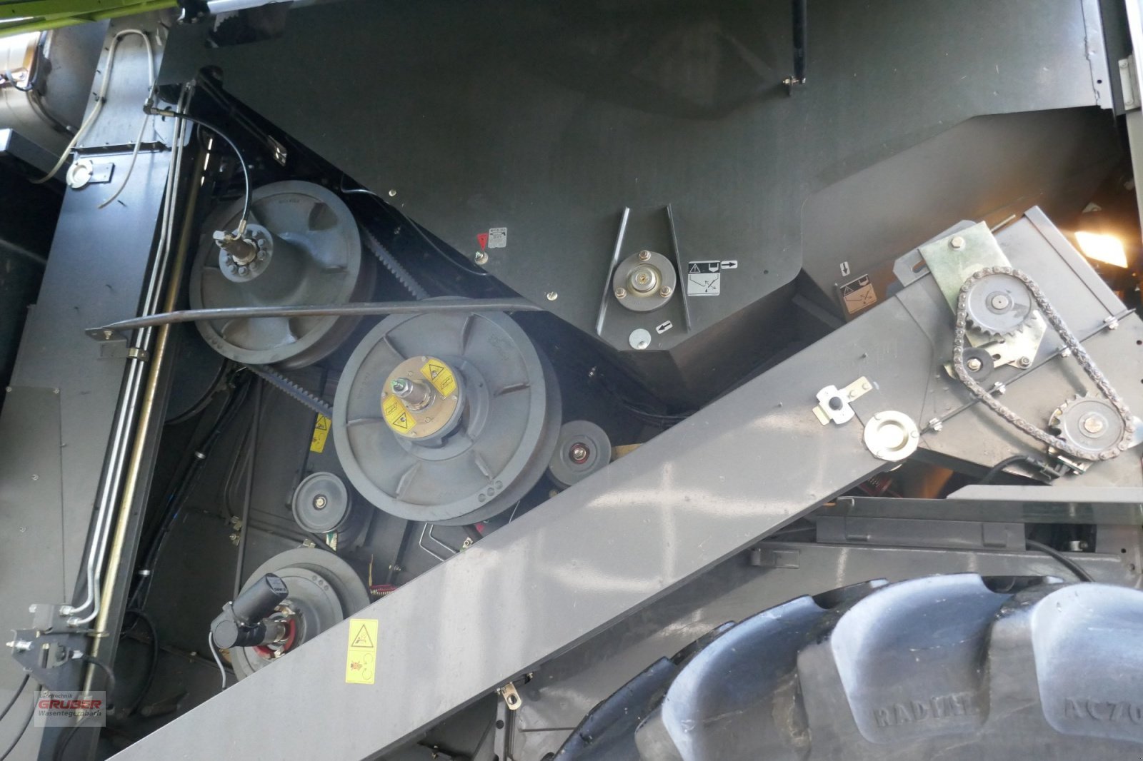 CLAAS Lexion 660 with Vario 770 — photo 9